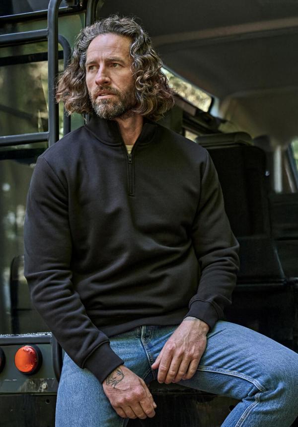 FR 20154 - Half Zip Sweatshirt