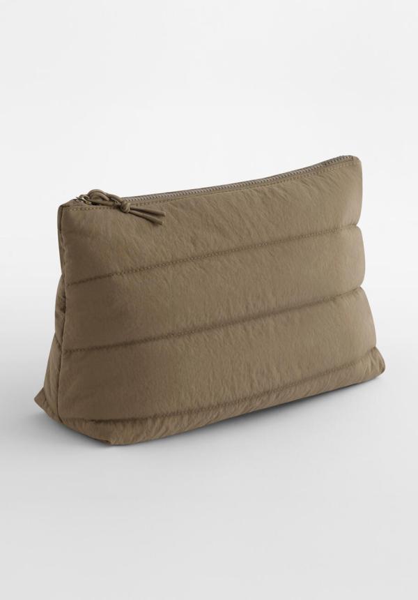 FR 33829 - Quilted Accessory Case FR 33829 - Quilted Accessory Case