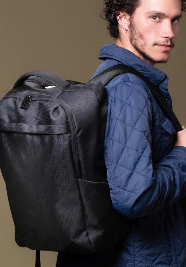 FR 91338 - Davos Essential Laptop Backpack FR 91338 - Davos Essential Laptop Backpack