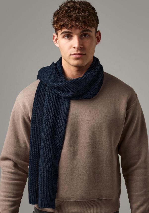 FR 05569 - Classic Waffle Knit Scarf
