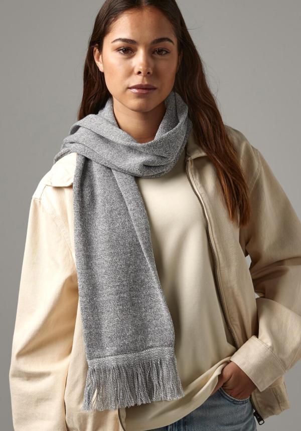 FR 07169 - Classic Knitted Scarf