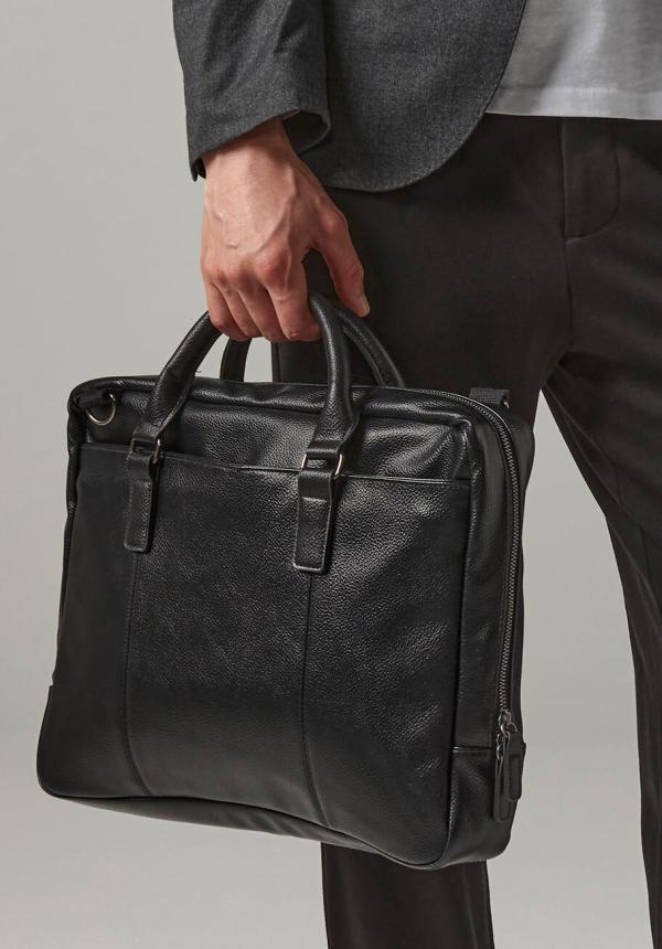 FR 08330 - NuHide™ Slimline Laptop Brief FR 08330 - NuHide™ Slimline Laptop Brief
