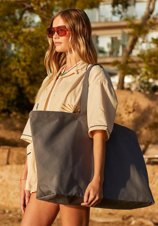 FR 90828 - Oversized Canvas Tote Bag