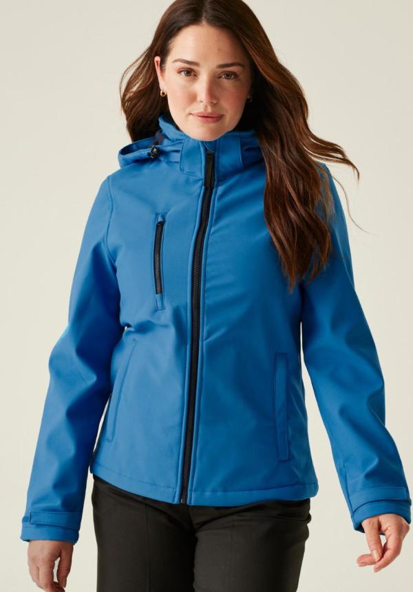 U RETRA702 - VENTURER HÁROMRÉTEGŰ KAPUCNIS NYOMTATHATÓ SOFTSHELL NŐI DZSEKI U RETRA702 - VENTURER HÁROMRÉTEGŰ KAPUCNIS NYOMTATHATÓ SOFTSHELL NŐI DZSEKI